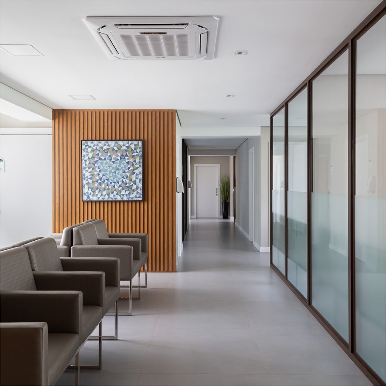 Daniela-Morales-Arquitetura_Hospital-dos-Olhos_Fotografia-de-Arquitetura-e-Interiores-Nando-Fischer-_Web-4_Easy-Resize.com_Easy-Resize.com_.jpg